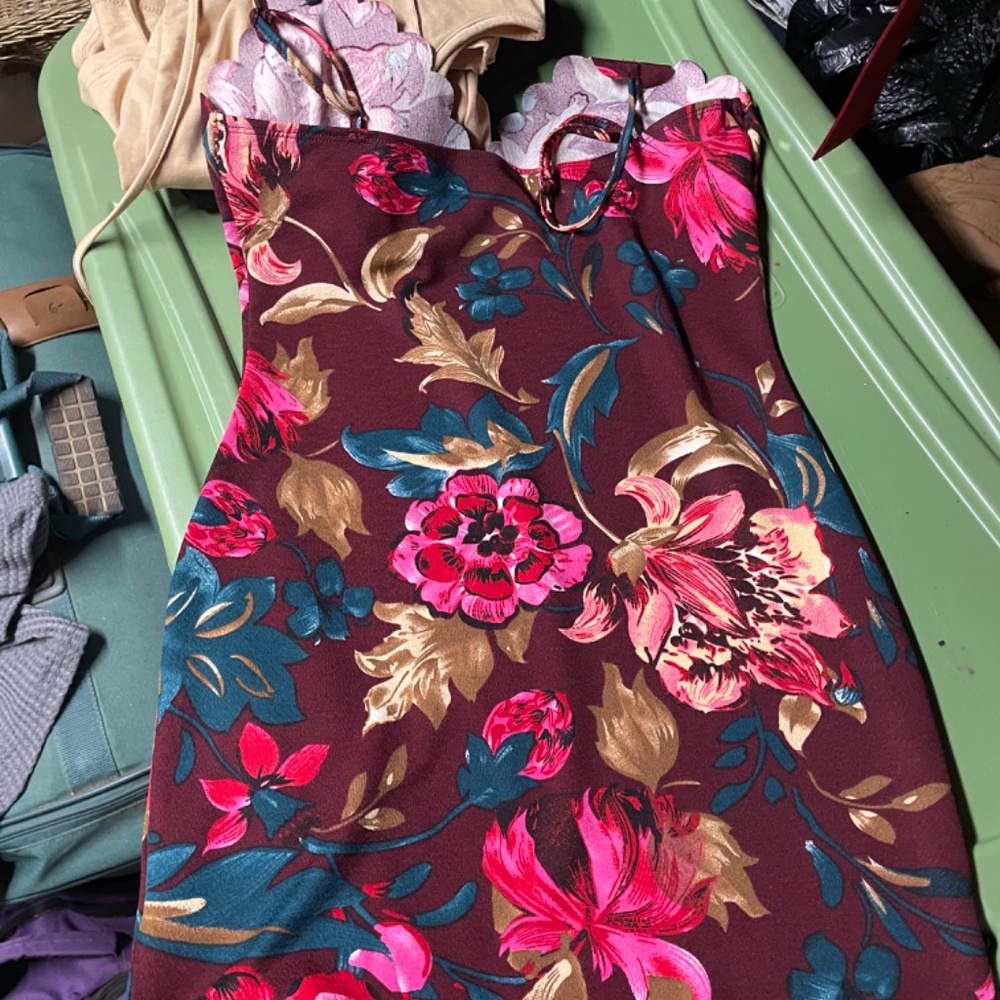 Dress - Picture 3 of 4